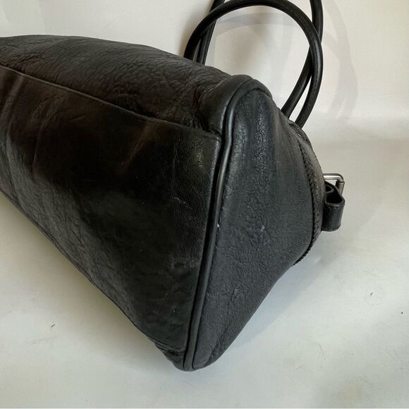 Fendi Black Leather Shoulder Bag Timeless Design - Picture 7 of 16